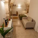 Dimora Corte Sant Angelo בית הארחה 3*